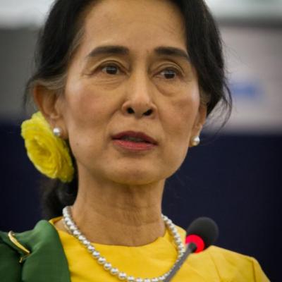 6 Aung San SUU KYI - (née en 1945)